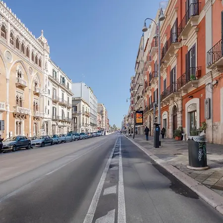 Guesthost - Vaulted In The Heart Of *