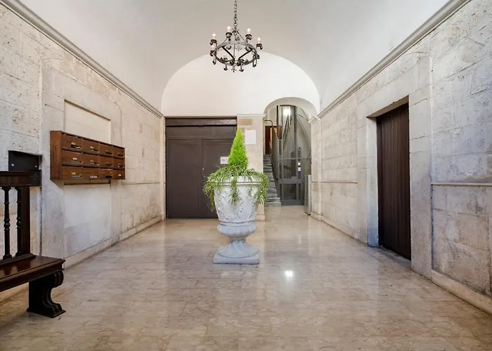 Apartment Guesthost - Vaulted In The Heart Of