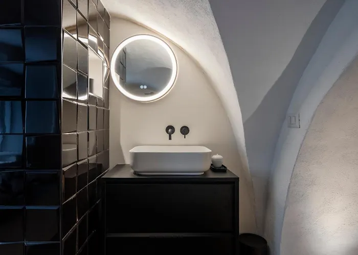 Apartment Guesthost - Vaulted In The Heart Of