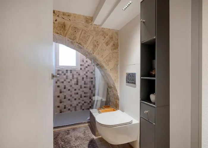 Apartment Guesthost - Vaulted In The Heart Of